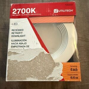 Utilitech 2700K 85w Equiv LED Recessed Downlight 4" Inch Opening 1101463